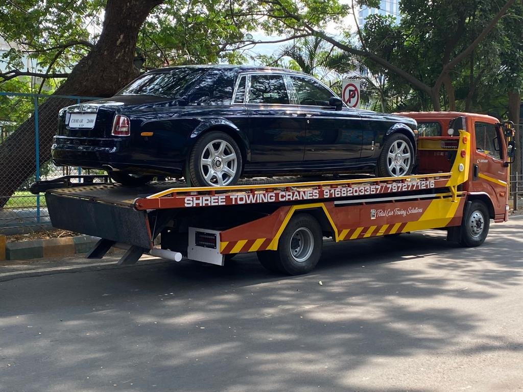 24-Hour Towing Service